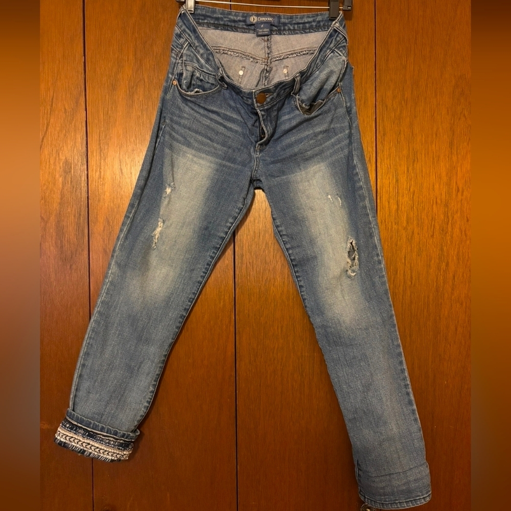 Stylish Blue Distressed Women Jeans
